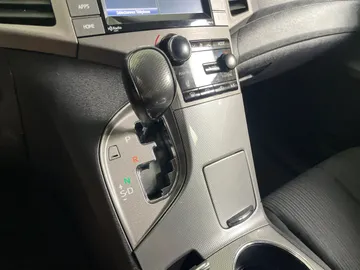 2016 Toyota Venza - image 25