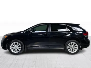 2016 Toyota Venza - image 9
