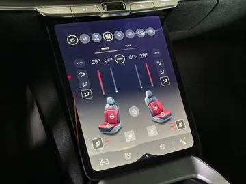 2023 Lucid Air - image 25