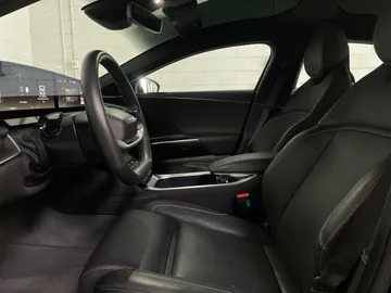 2023 Lucid Air - image 3