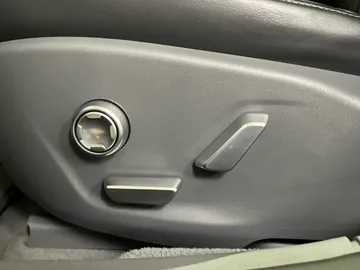 2023 Lucid Air - image 18
