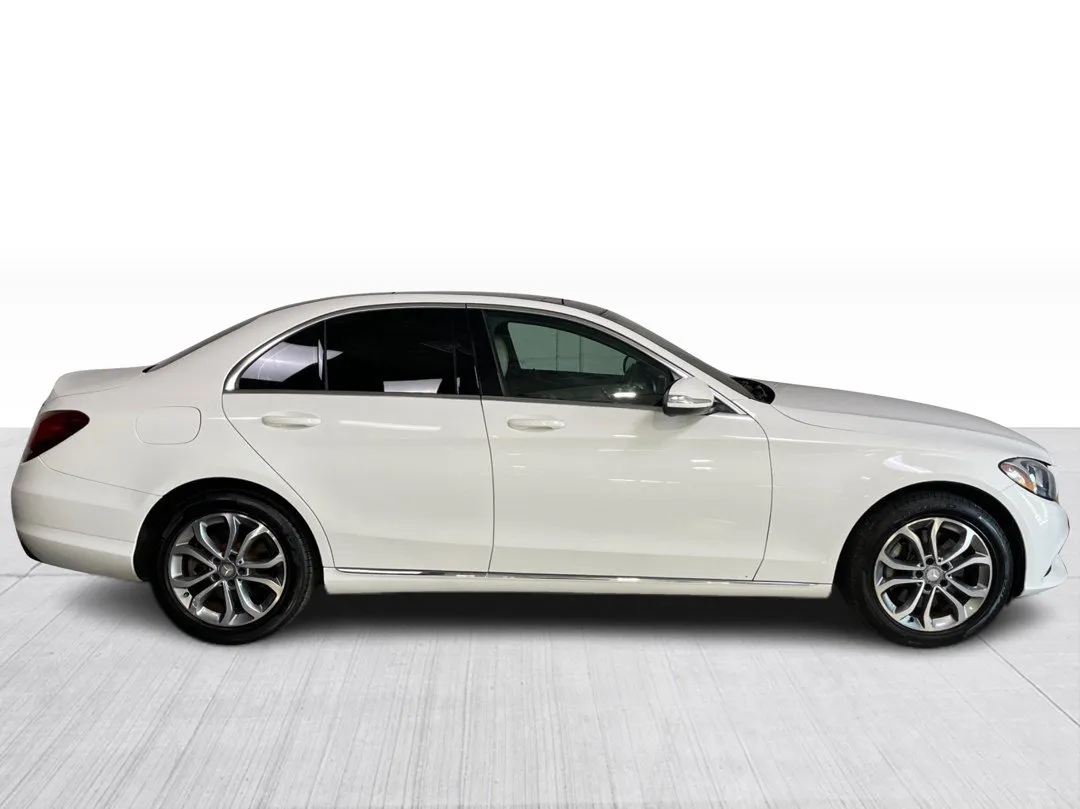 2015 Mercedes-Benz C-Class — photo 2
