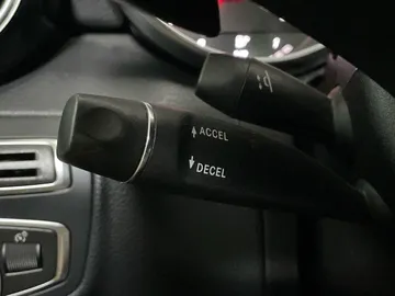 2015 Mercedes-Benz C-Class - image 27