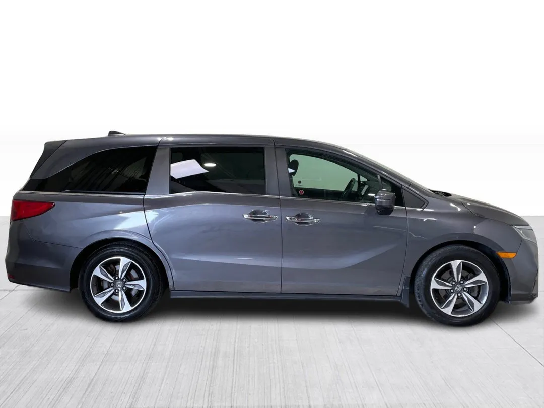 2018 Honda Odyssey — photo 2