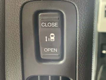 2018 Honda Odyssey - image 30