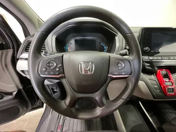 2018 Honda Odyssey - image 25