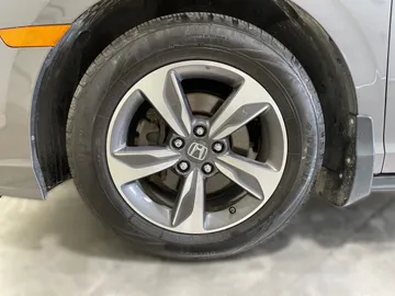2018 Honda Odyssey - image 7