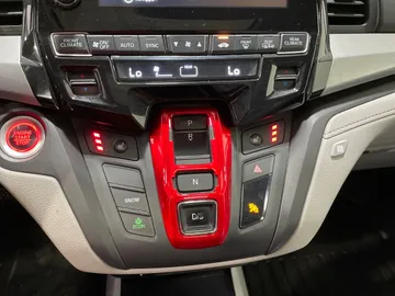 2018 Honda Odyssey - image 28