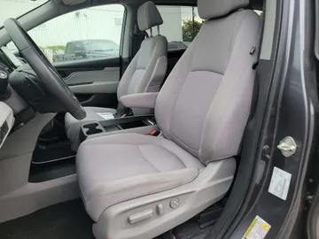 2019 Honda Odyssey - image 9