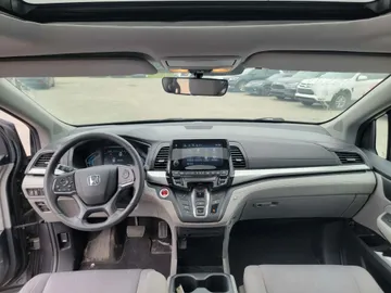 2019 Honda Odyssey - image 8