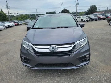 2019 Honda Odyssey - image 2