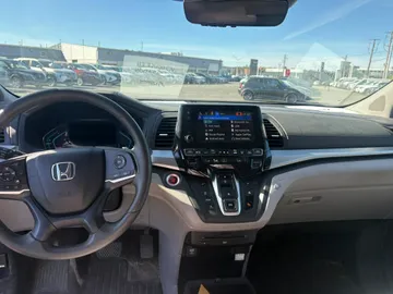 2020 Honda Odyssey - image 9