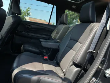2019 Honda Pilot - image 16