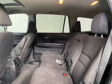 2020 Honda Pilot - image 16