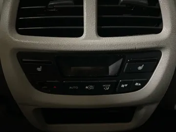 2016 Honda Pilot - image 29