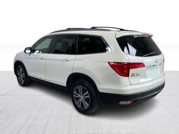 2016 Honda Pilot - image 11