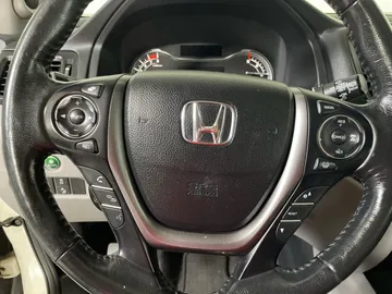 2016 Honda Pilot - image 18