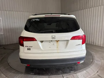 2016 Honda Pilot - image 6