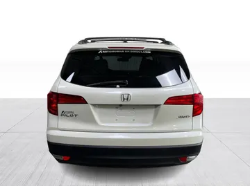 2016 Honda Pilot - image 12