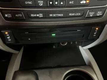 2016 Honda Pilot - image 28