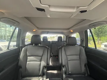 2022 Honda Pilot - image 9