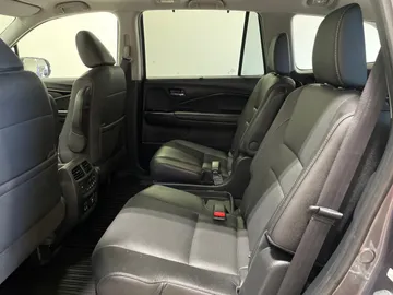 2022 Honda Pilot - image 16