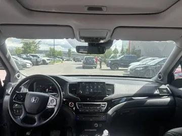2022 Honda Pilot - image 8