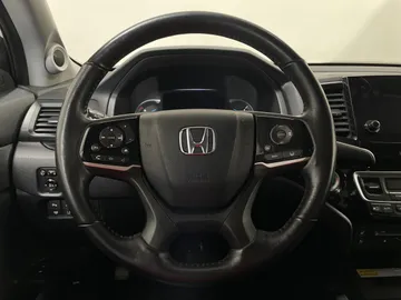 2021 Honda Pilot - image 27