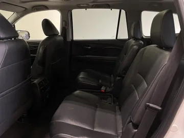 2021 Honda Pilot - image 16