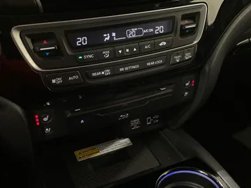 2021 Honda Pilot - image 24