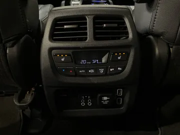 2021 Honda Pilot - image 34