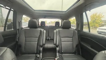 2022 Honda Pilot - image 8