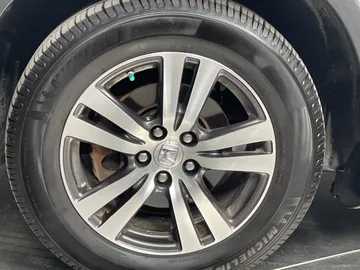 2017 Honda Pilot - image 7