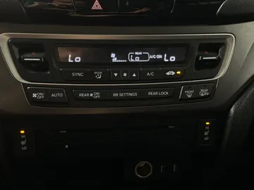 2017 Honda Pilot - image 30