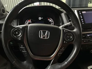 2017 Honda Pilot - image 18