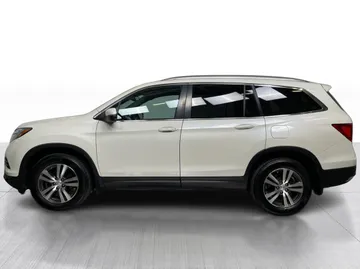 2017 Honda Pilot - image 11