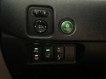 2017 Honda Pilot - image 26