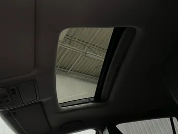 2017 Honda Pilot - image 6