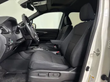 2019 Honda Passport - image 3