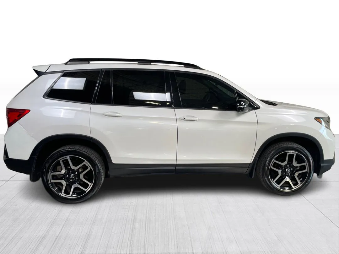 2023 Honda Passport — photo 2