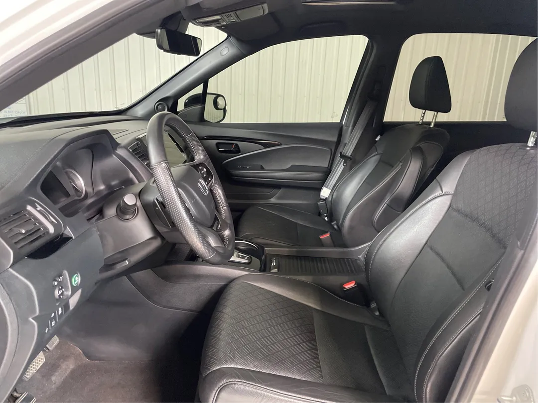 2023 Honda Passport — photo 3
