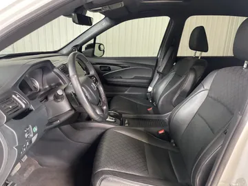 2023 Honda Passport - image 3