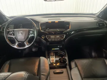 2020 Honda Passport - image 4