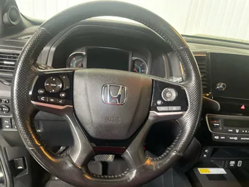 2020 Honda Passport - image 19