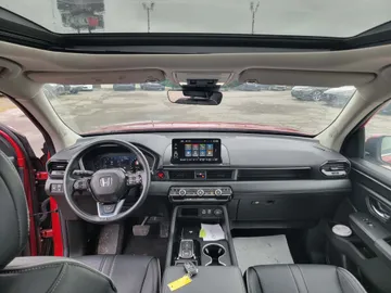 2023 Honda Pilot - image 8