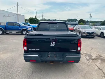2019 Honda Ridgeline - image 7