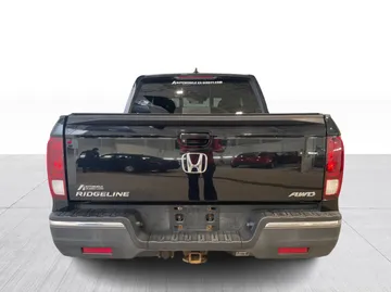 2019 Honda Ridgeline - image 7