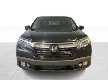 2019 Honda Ridgeline - image 2