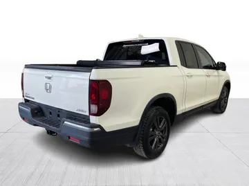 2018 Honda Ridgeline - image 15