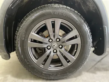 2018 Honda Ridgeline - image 7